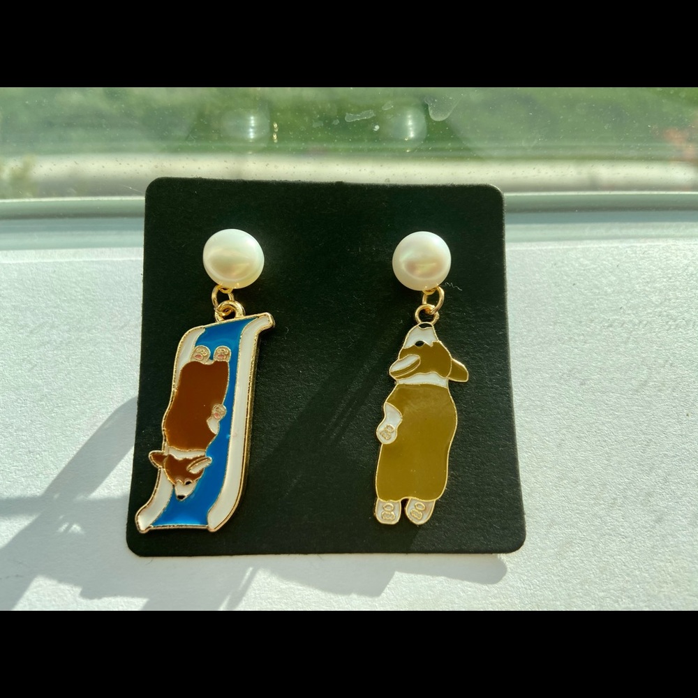 Baroque Pearl Stud Corgi Earrings